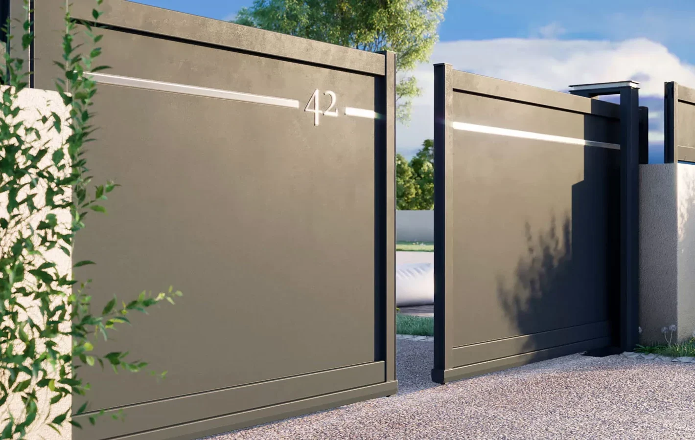 Option de personnalisation portail coulissant avec liseré et N° de rue