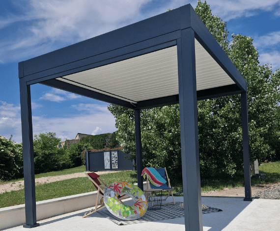 Pergola bioclimatique lames fermées