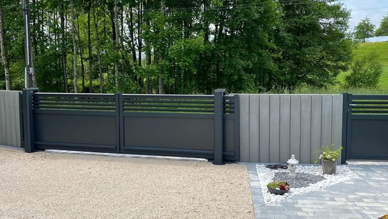 Portail coulissant en alu fermé Twinslide coulissant 2 vantaux