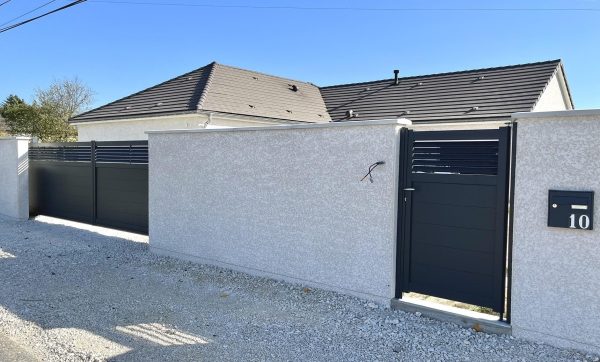 Portail et portillon assorti en option