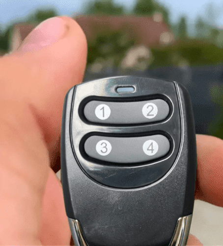 Télécommande portail en gros plan