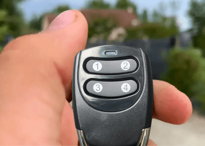 Télécommande portail en gros plan