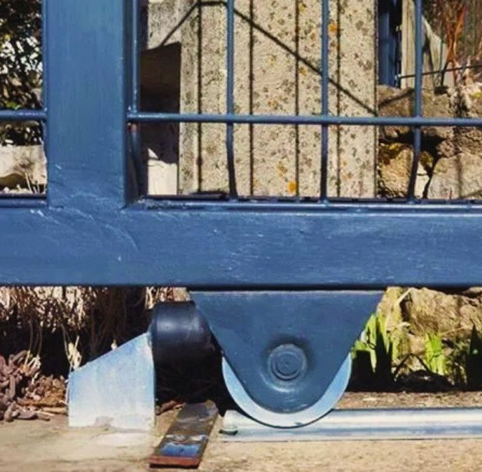 But&eacute;e de portail coulissant